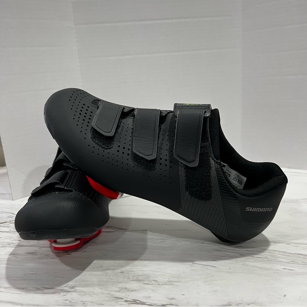 Shimano Men's Dynalast Cycling Size 40 (US 6.5-7)Shoe Black Red Cleat Velcro RC1